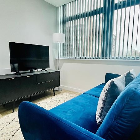 Lovely Studio Apartment With Free Parking Included! マンチェスター エクステリア 写真