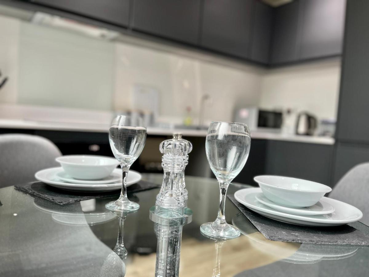 Lovely Studio Apartment With Free Parking Included! マンチェスター エクステリア 写真