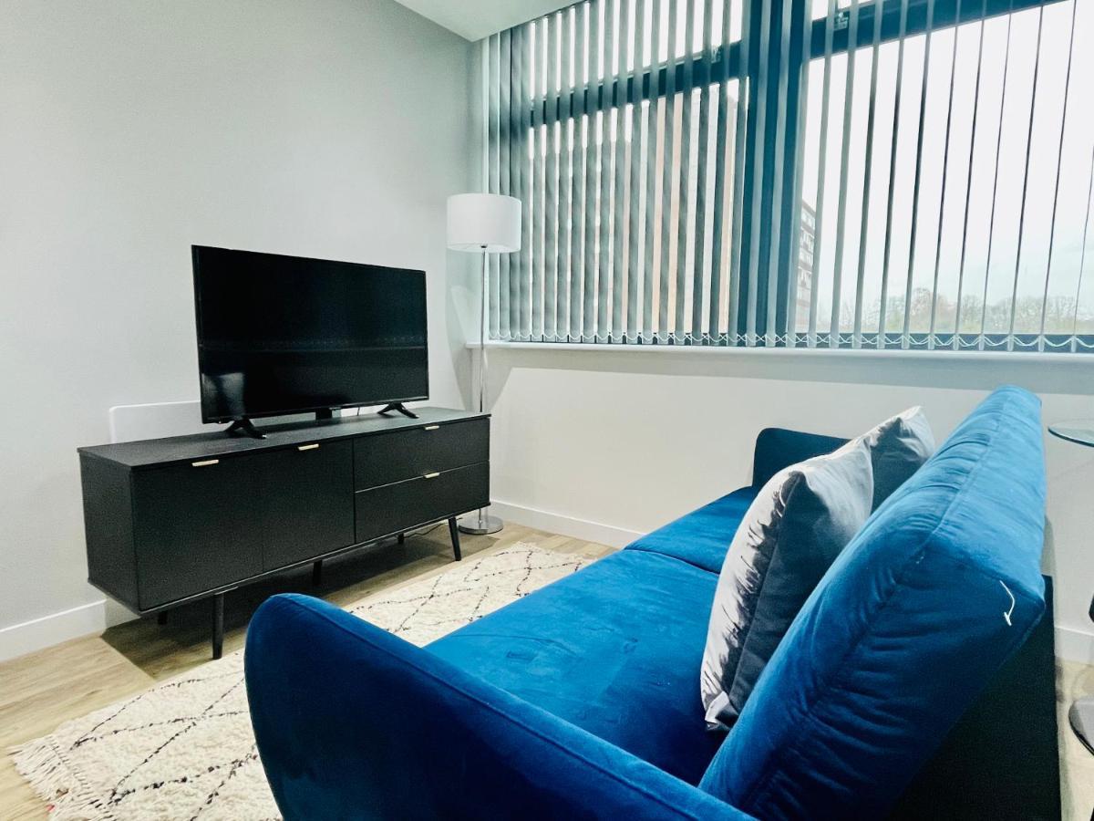 Lovely Studio Apartment With Free Parking Included! マンチェスター エクステリア 写真